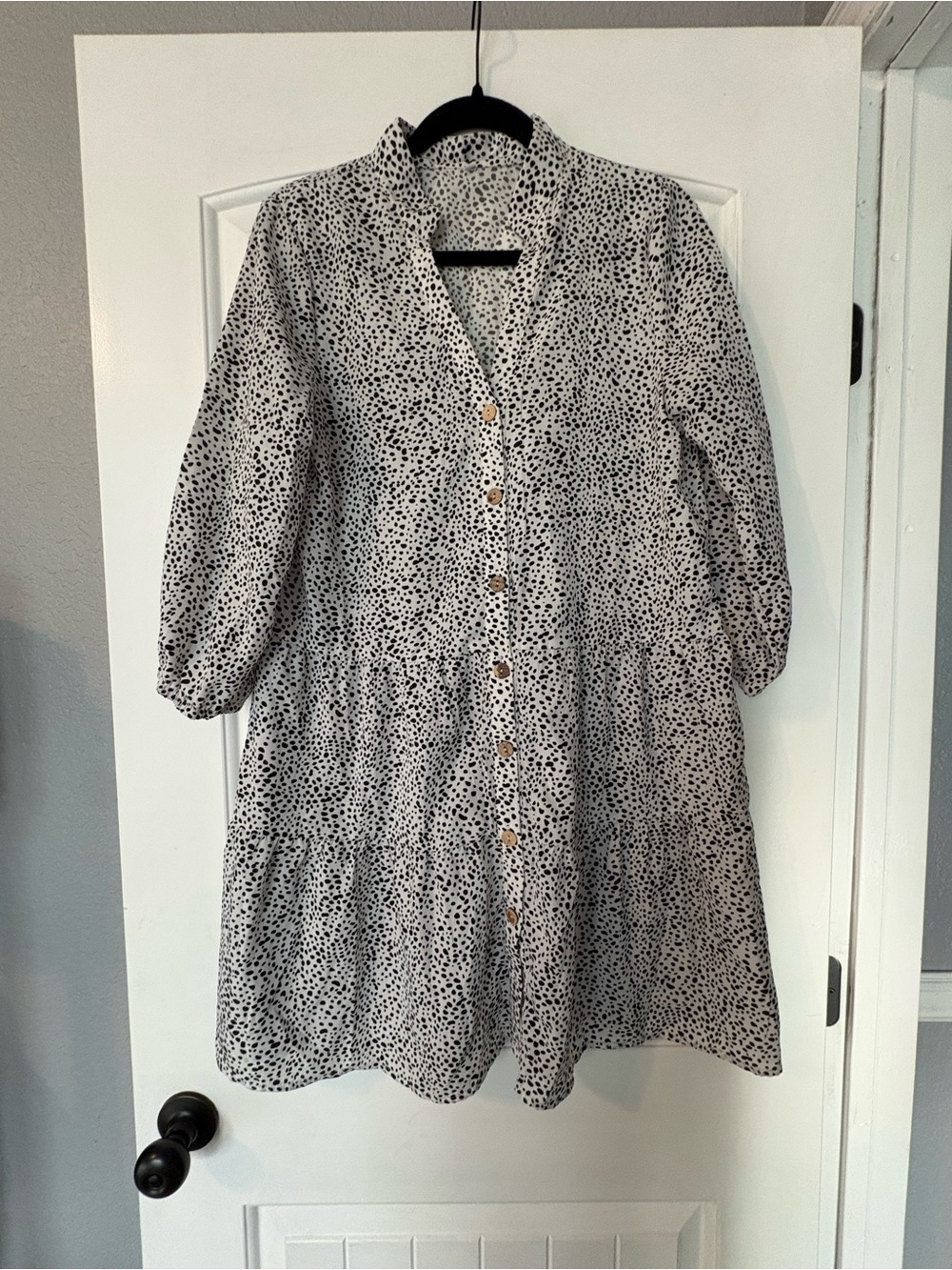 Source Unknown Black and White Long Sleeve Button-Front Tiered Dress